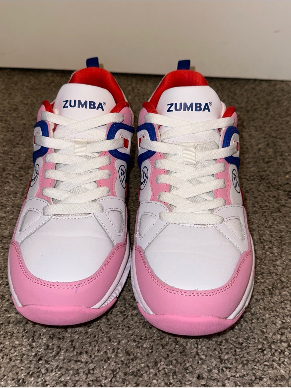 Zumba train street  Women's White & Pink Dance Sneakers size 9 only worn once